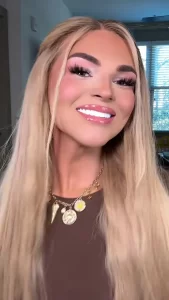 Woman-Spends-20K-on-New-Set-of-Veneers
